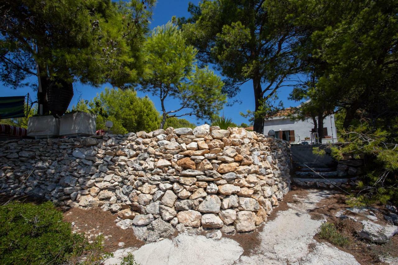 Villa Obiteljska Kuca Za Odmor Futura Milna  Exterior foto